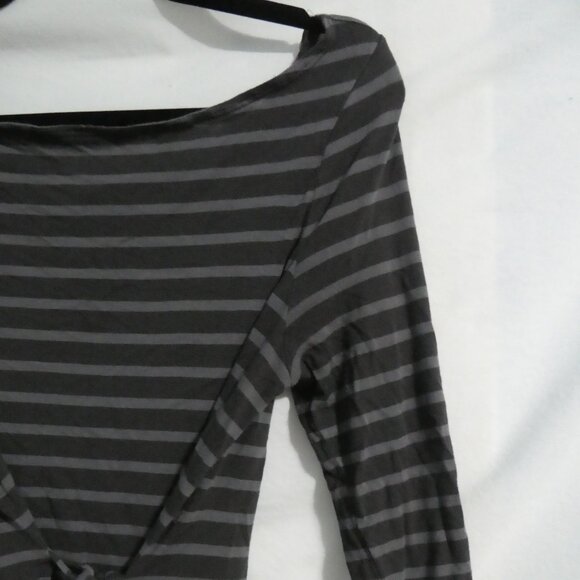 H&M | medium | Striped Shirt With Matching Tie Waist Front - Picture 5 of 14